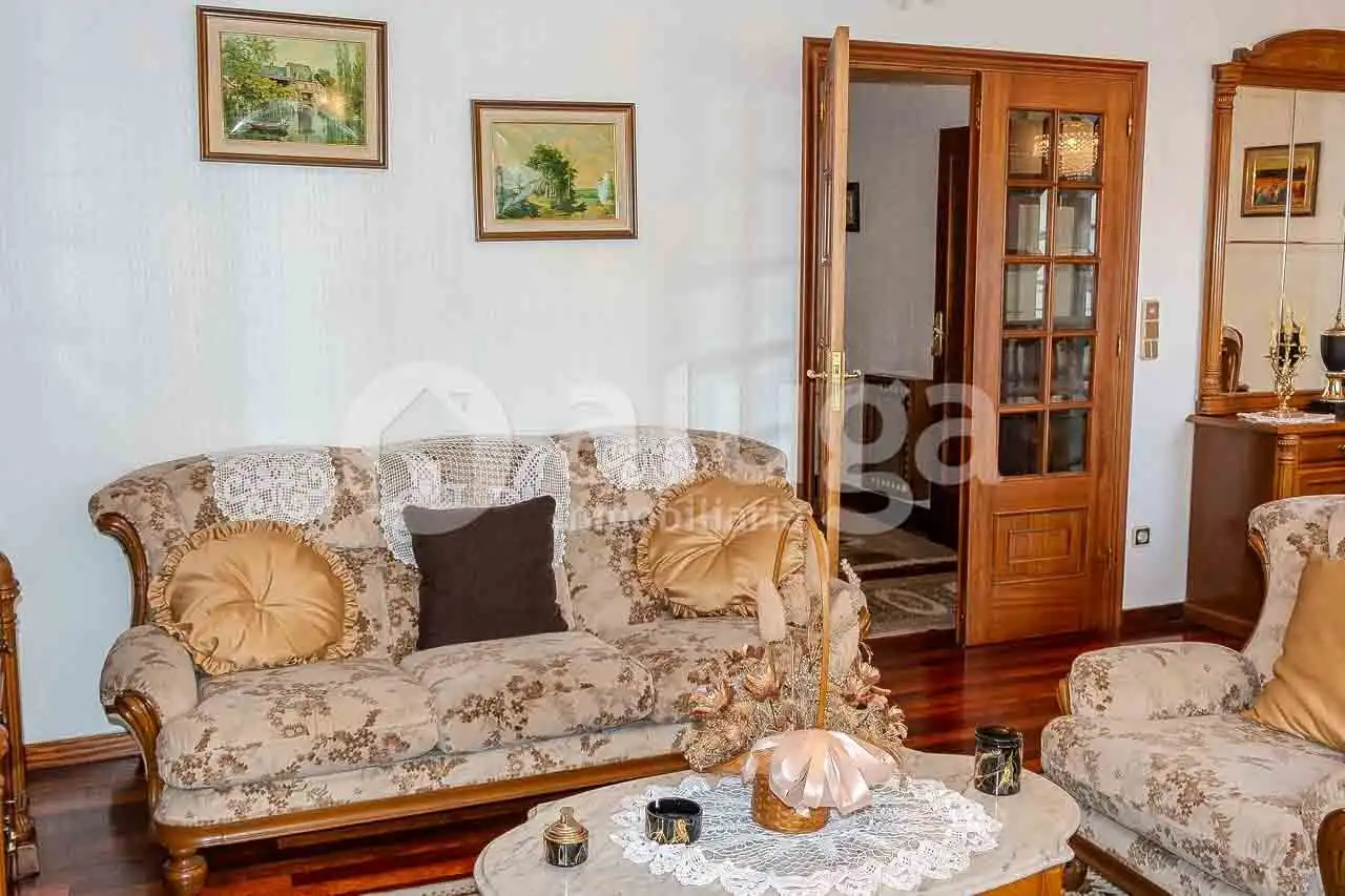 Sala d'estar de Finca rústica en venda en Cangas  amb Calefacció, Jardí privat i Terrassa