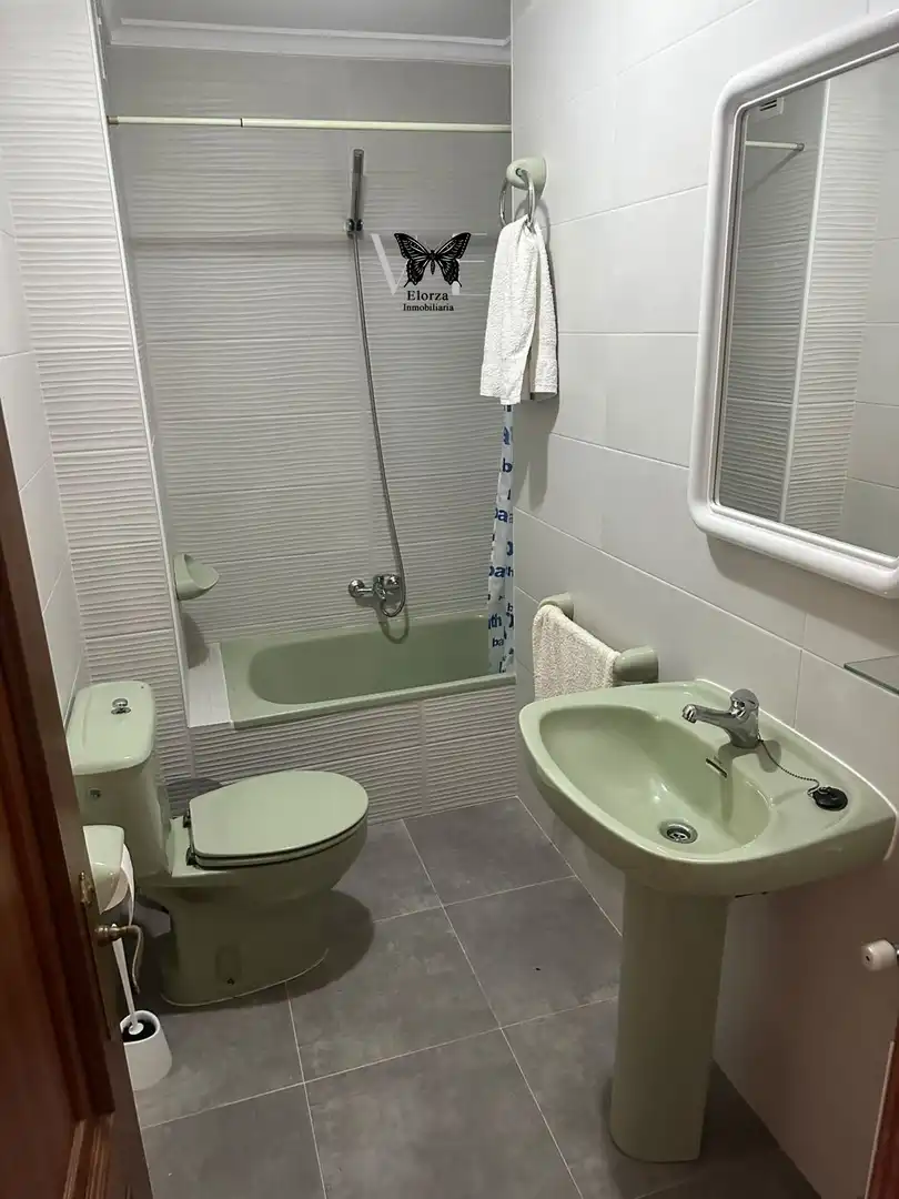 Flat with lift to rent in Salas, imagen 15