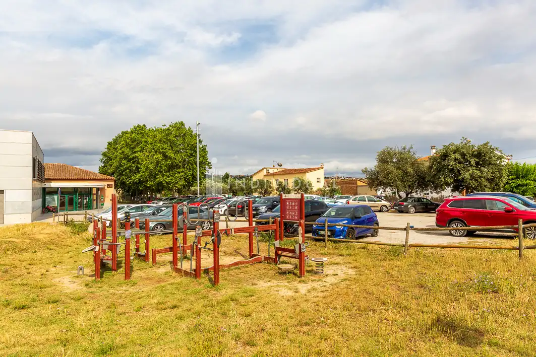 Aparcament de Casa o xalet en venda en Santa Eulàlia de Ronçana amb Aire condicionat, Calefacció i Jardí privat