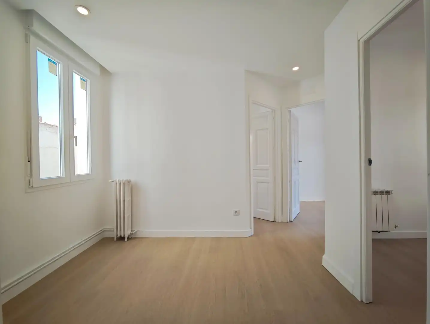 Schlafzimmer von Wohnung zur Miete in Madrid mit Klimaanlage, Heizung und Terrasse