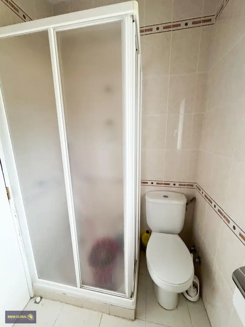 Baño de Casa adosada en venta en El Berrueco con Jardín privado, Trastero y Amueblado