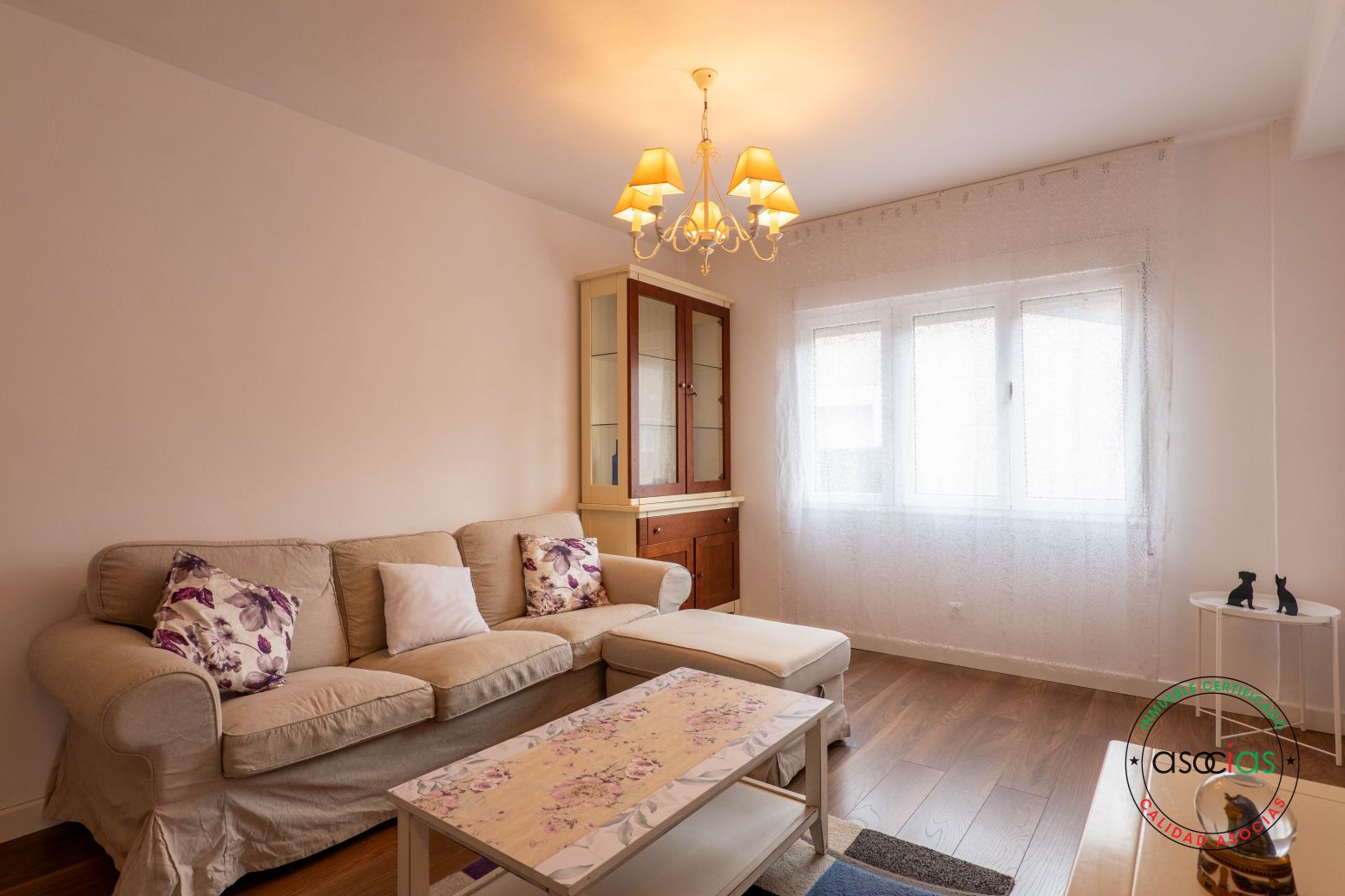 Sala d'estar de Pis en venda en Gijón  amb Calefacció i Traster