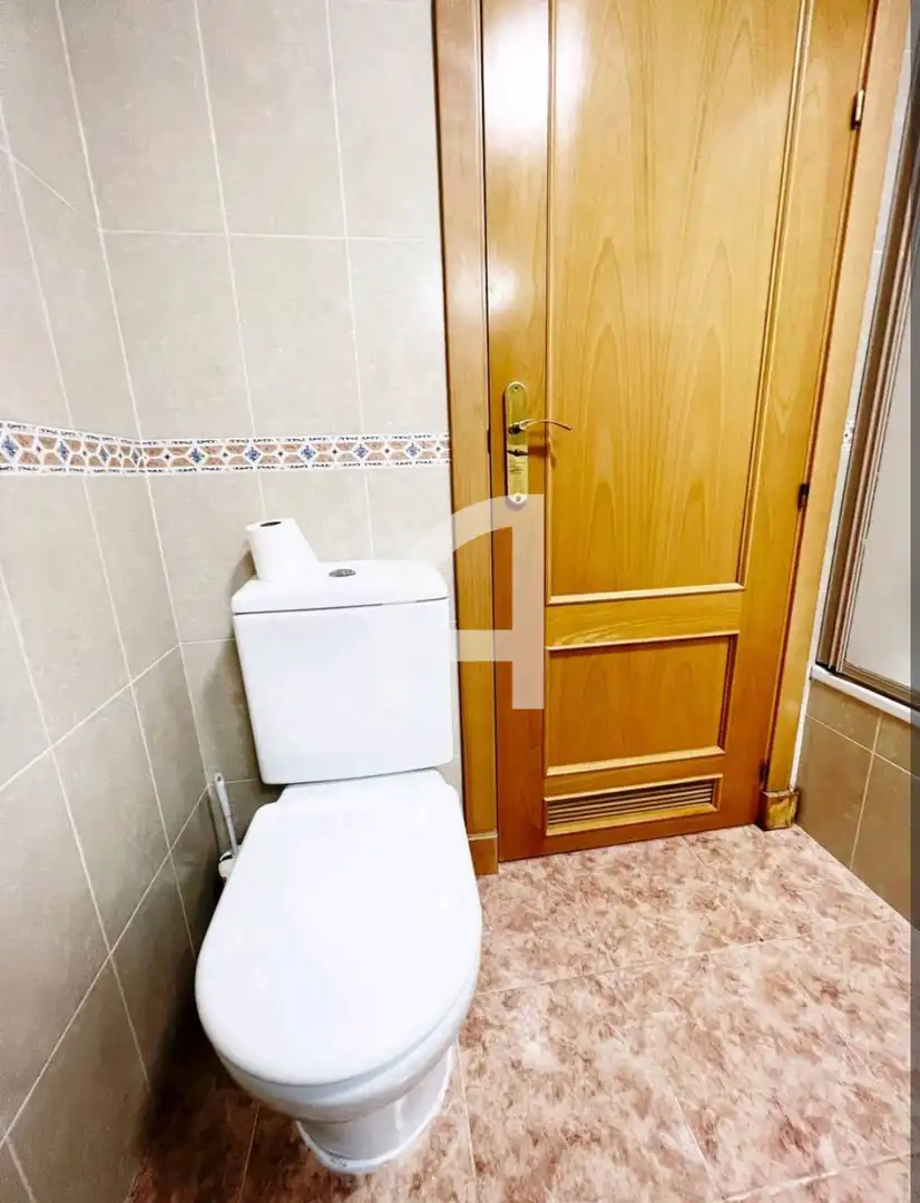 Bany de Pis en venda en Fuengirola amb Aire condicionat, Calefacció i Terrassa