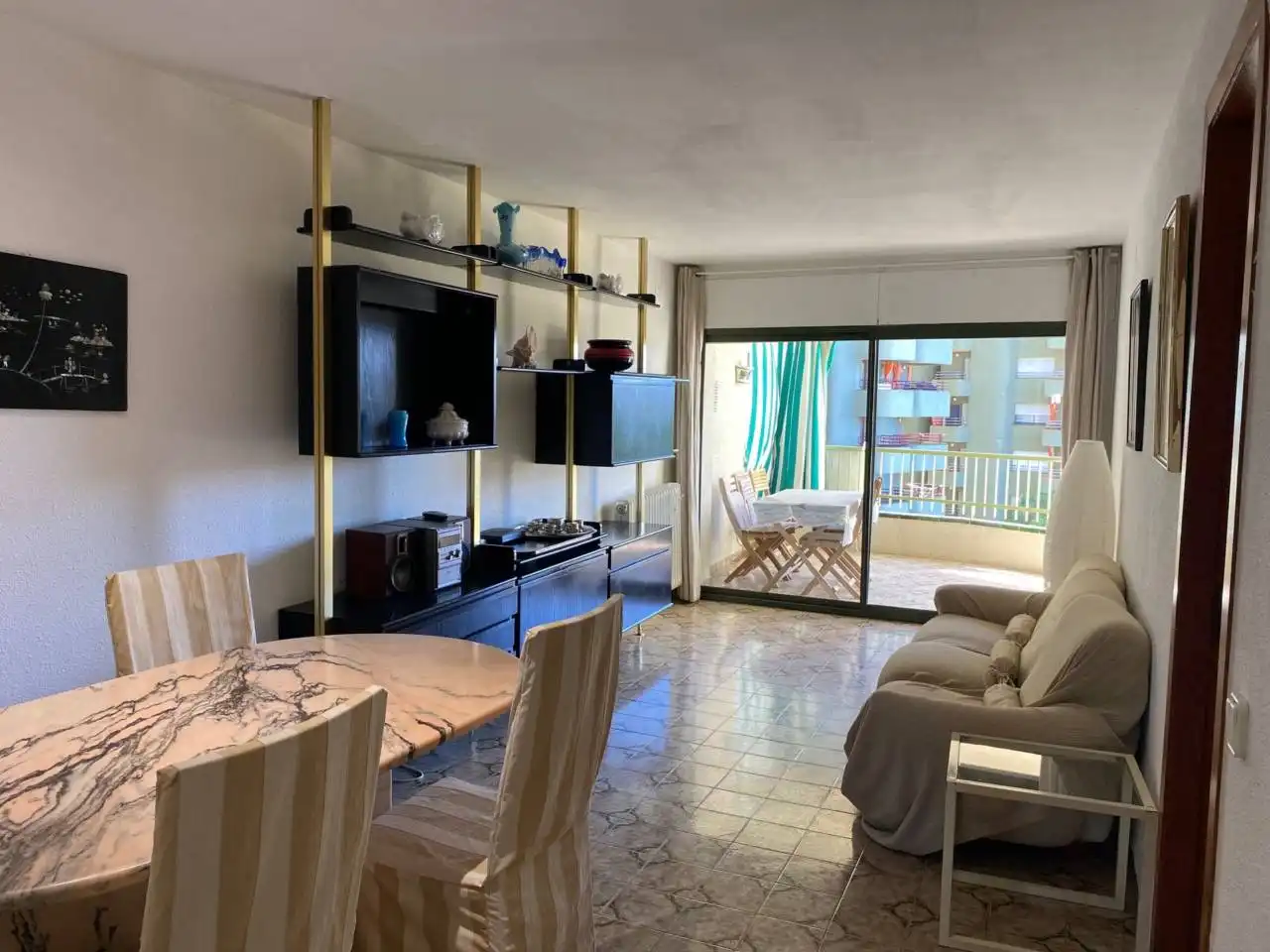 Sala de estar de Piso en venta en Castell d'Aro, Platja d'Aro i s'Agaró con Calefacción, Terraza y Balcón