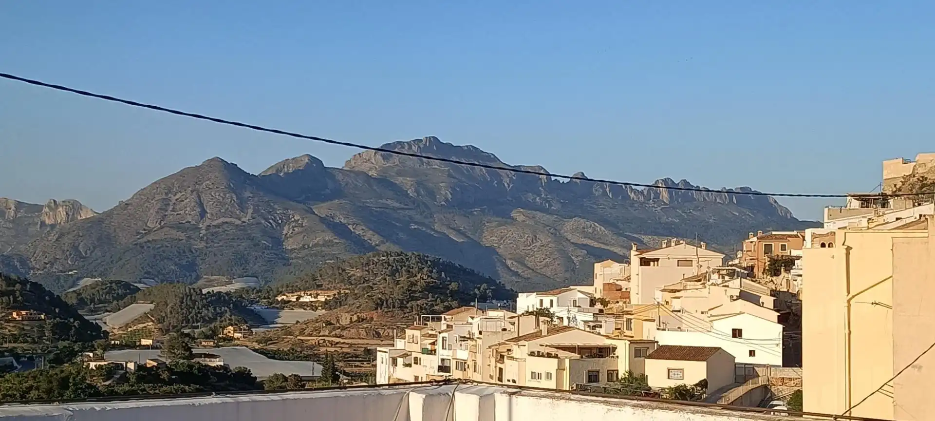 Außenansicht von Wohnung zum Verkauf in Polop mit Terrasse und Balkon