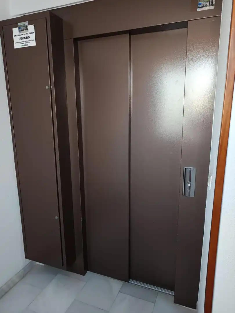 Piso con ascensor en venta en Calle VICTORIA BARO, imagen 25