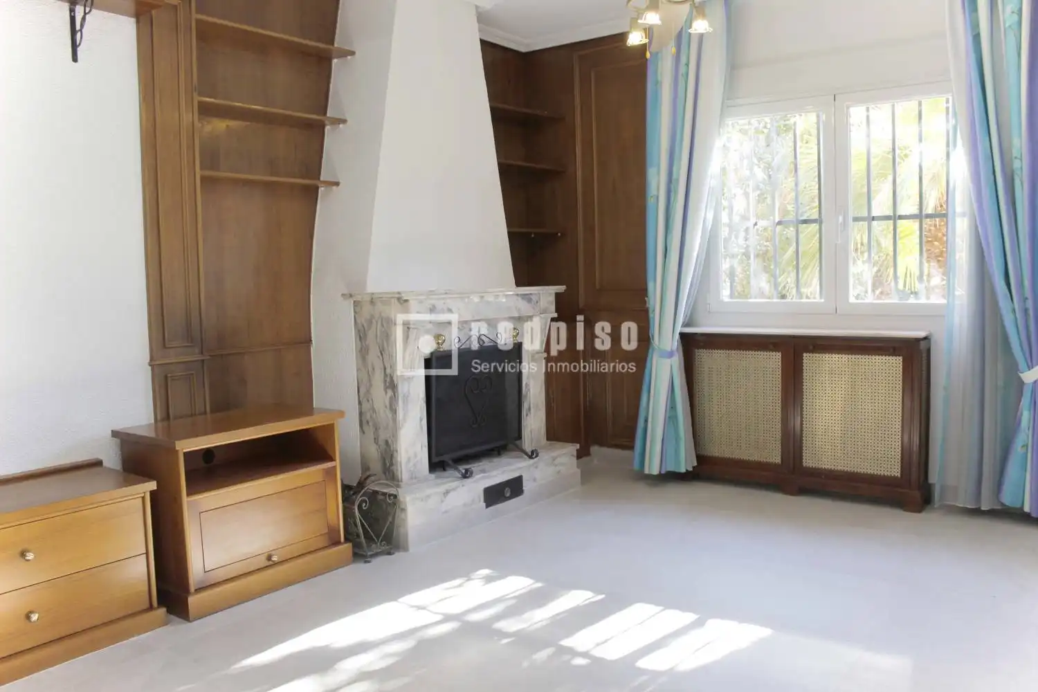 Sala d'estar de Casa o xalet de lloguer en Madrid amb Aire condicionat, Calefacció i Jardí privat