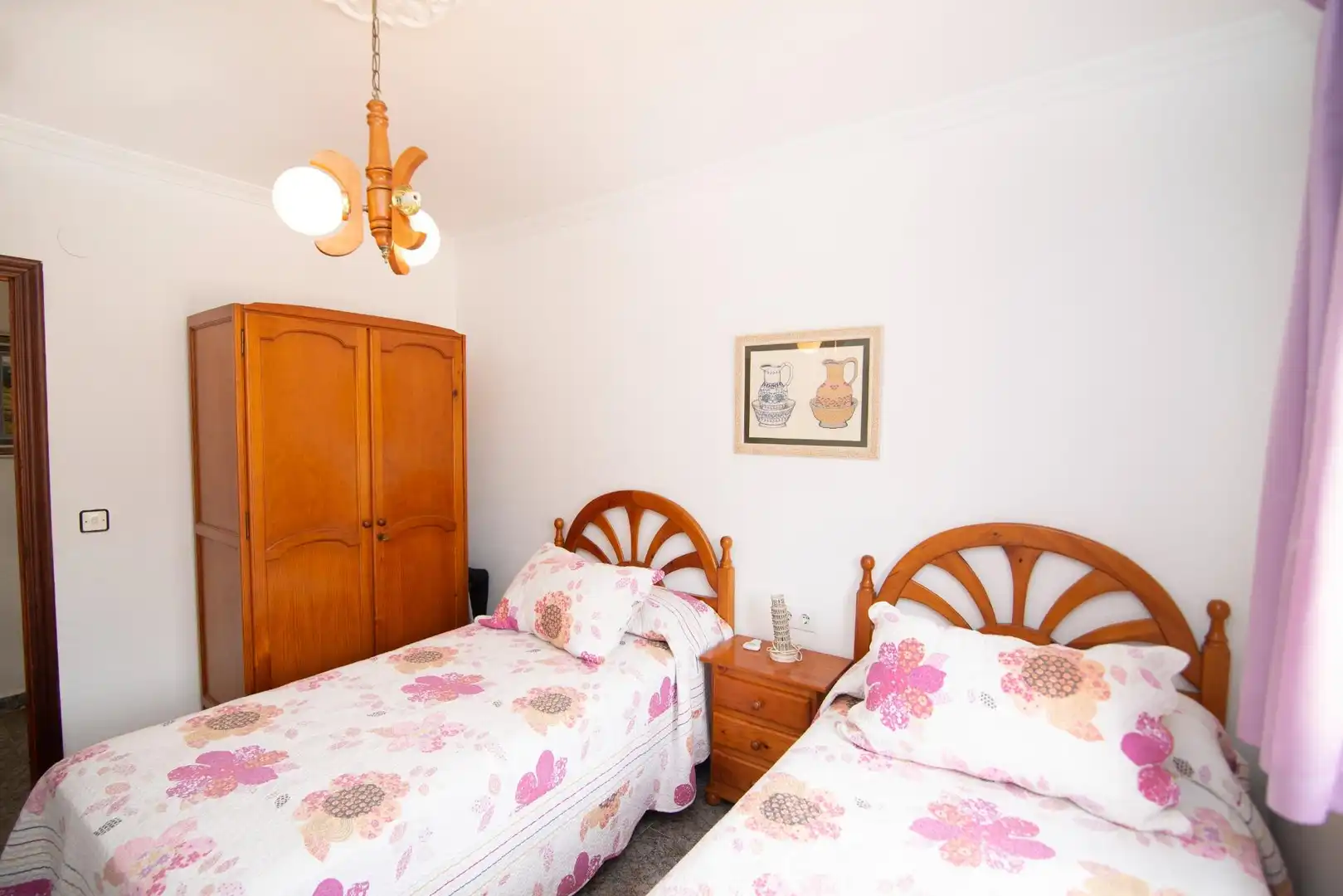 Habitación de Casa o chalet en venta en Chiclana de la Frontera con Aire acondicionado, Jardín privado y Trastero