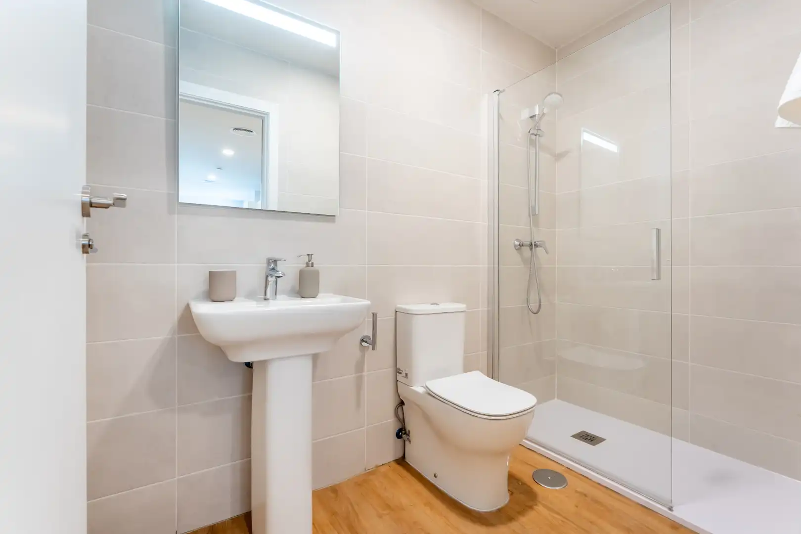 Baño de Estudio de alquiler en Sevilla con Aire acondicionado, Calefacción y Amueblado