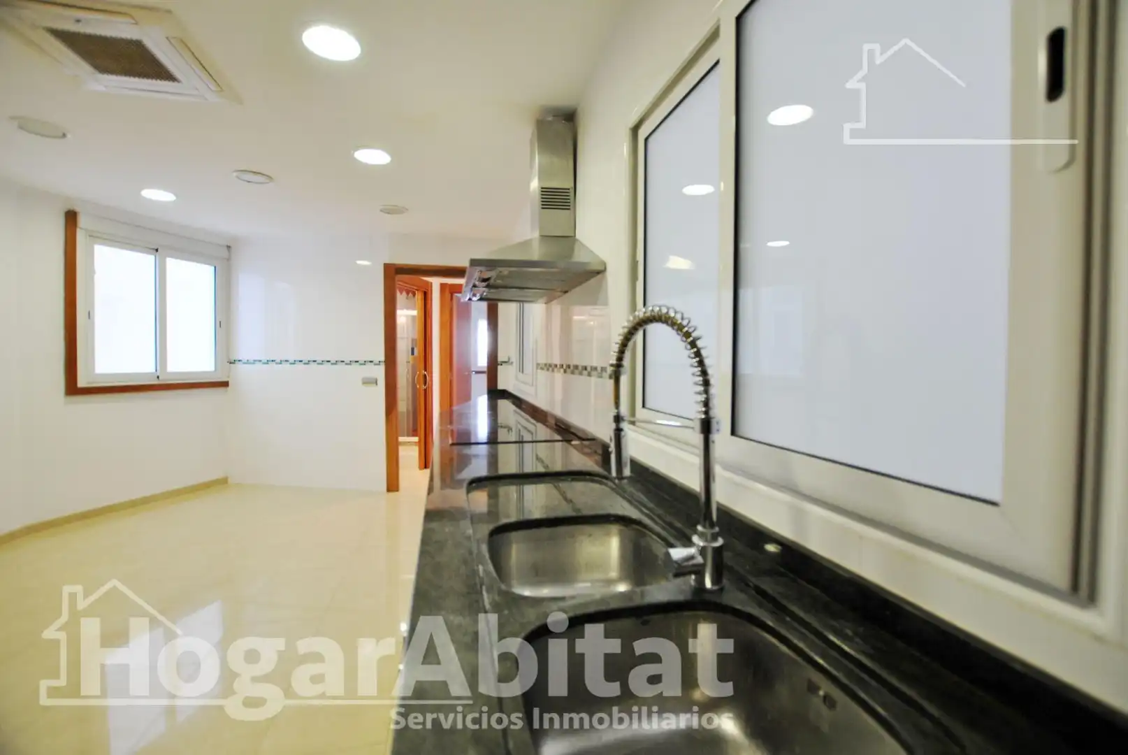 Wohnung mit Terrasse zum Verkauf in Avenida de la República Argentina, imagen 13