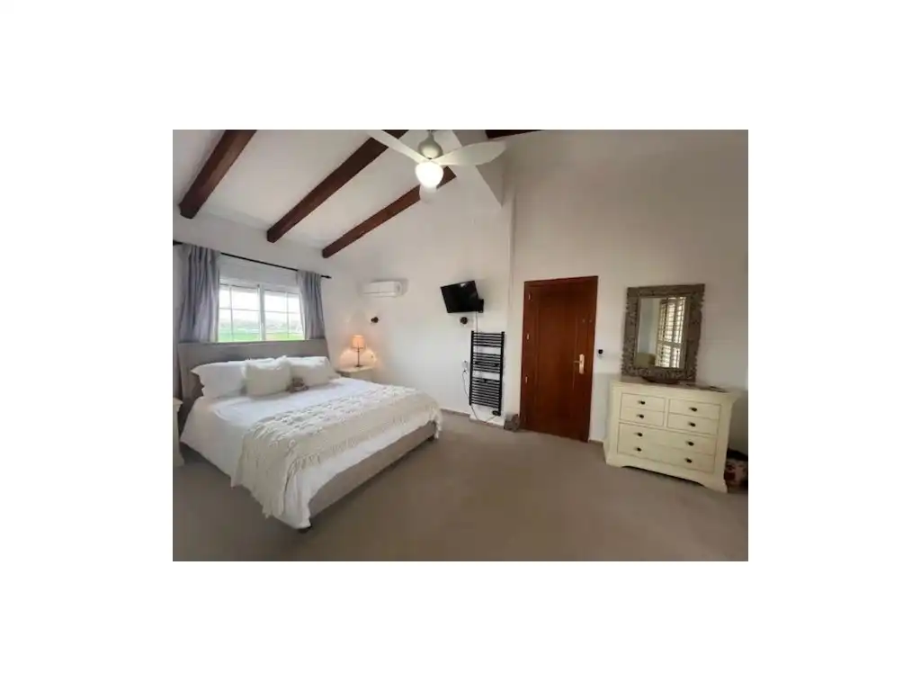 Habitación de Casa o chalet en venta en Dolores con Aire acondicionado, Jardín privado y Piscina