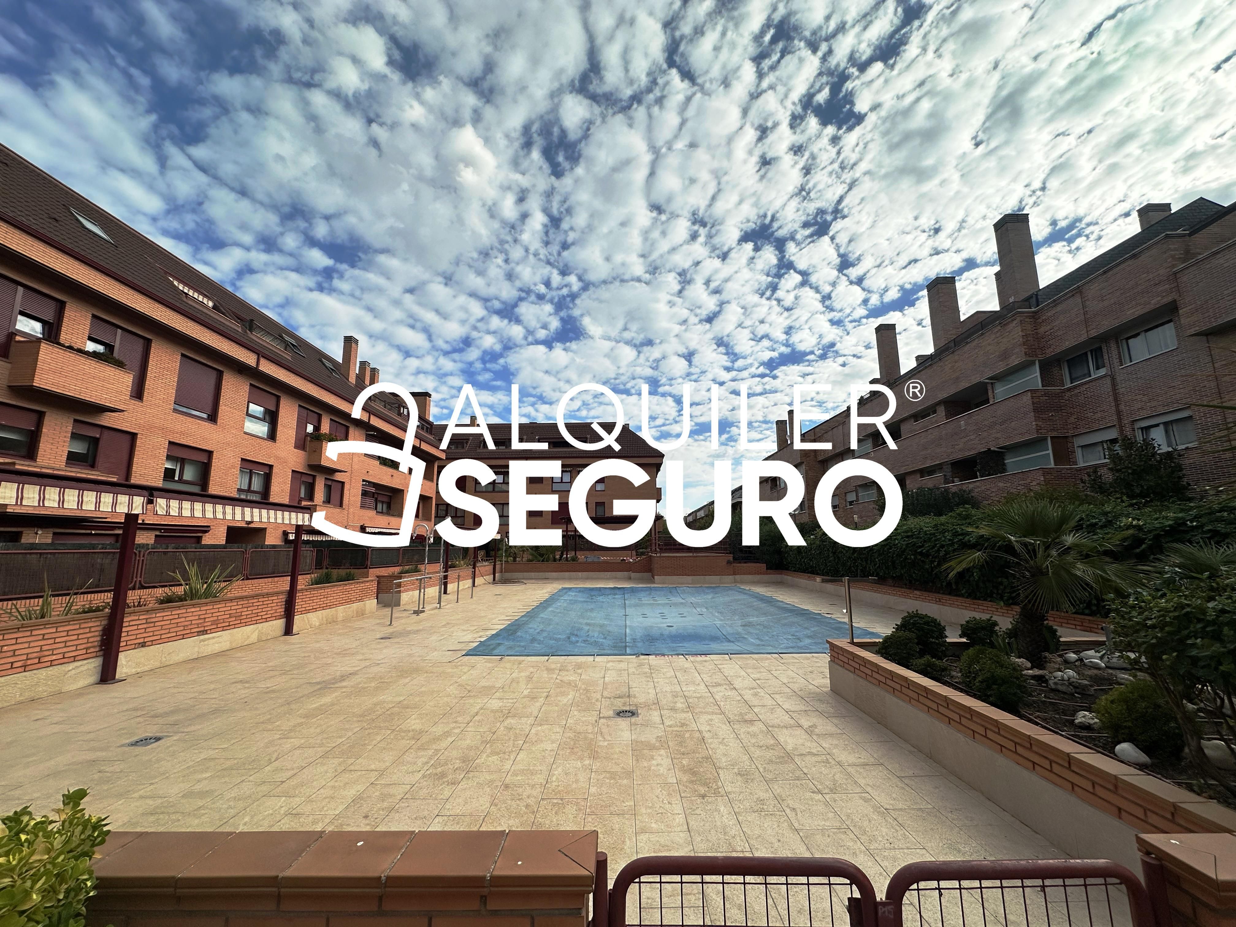 Exterior view of Flat to rent in Las Rozas de Madrid  with Air Conditioner, Heating and Storage room