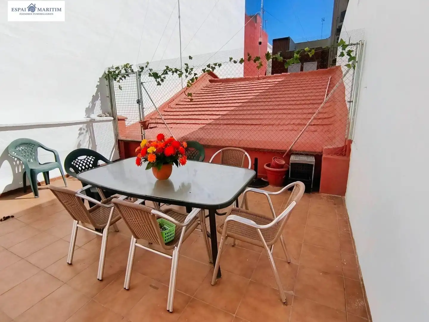 Terrace of Houses for sale in Burjassot  with Air Conditioner, Terrace and Oven