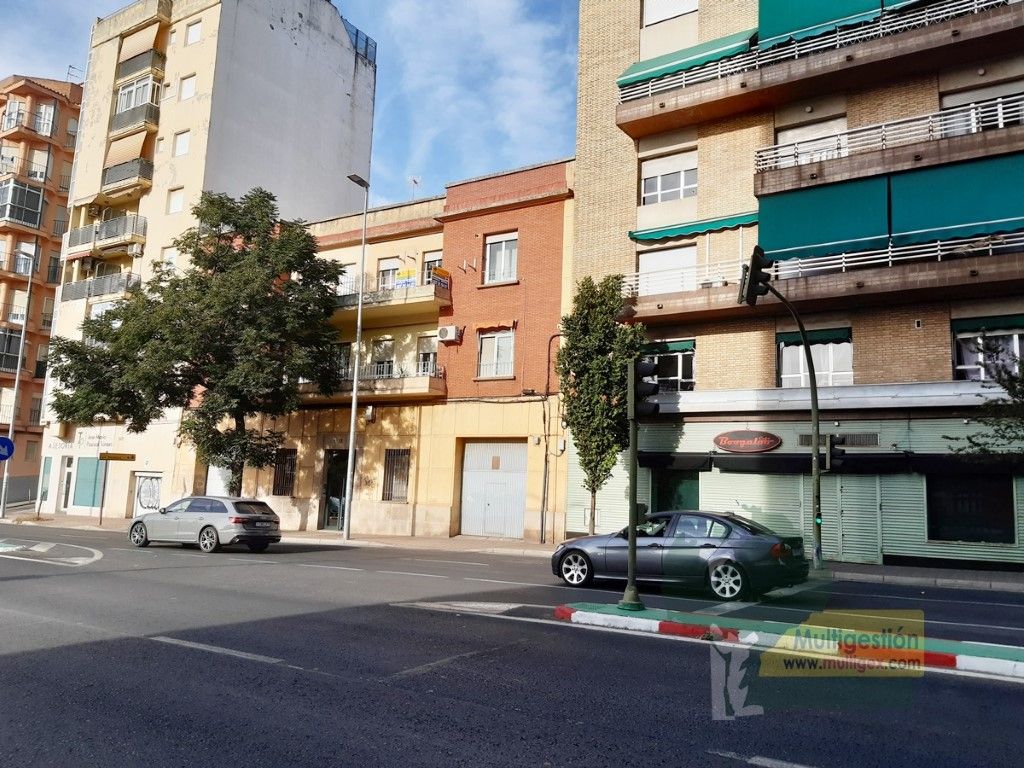 Vista exterior de Piso en venta en Cáceres Capital