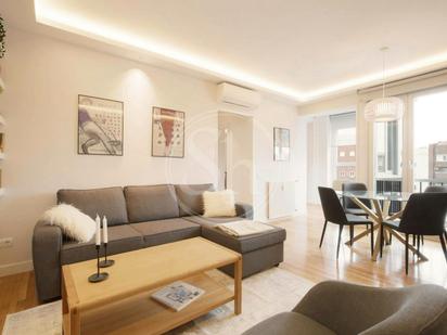 Living room of Flat to rent in  Madrid Capital  with Air Conditioner, Heating and Furnished