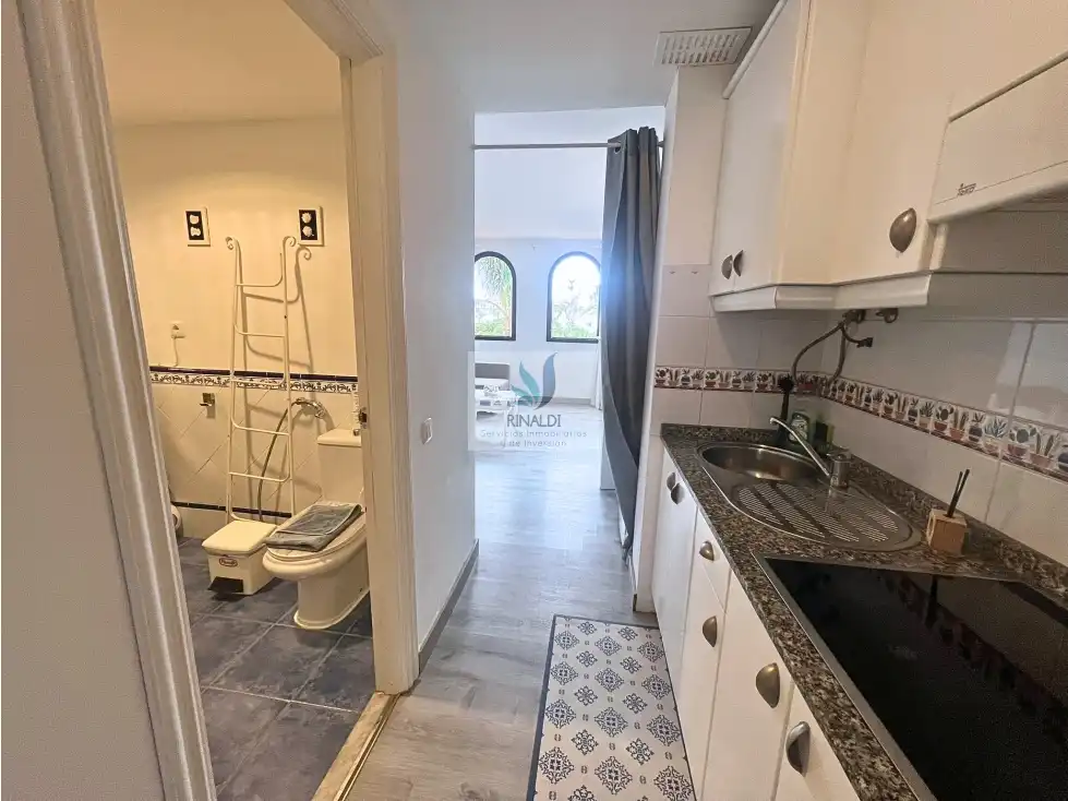 Bany de Apartament en venda en La Oliva amb Terrassa, Piscina i Moblat