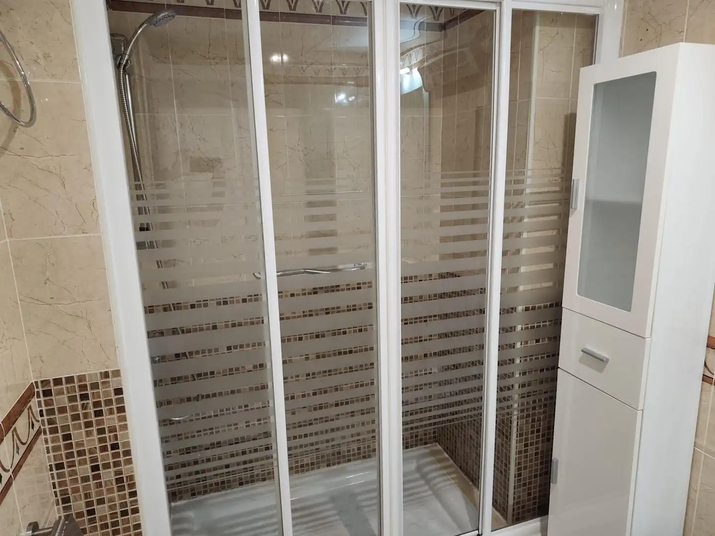 Bathroom of Flat for rent in Sevilla  with Air Conditioner, Terrace and Furnished