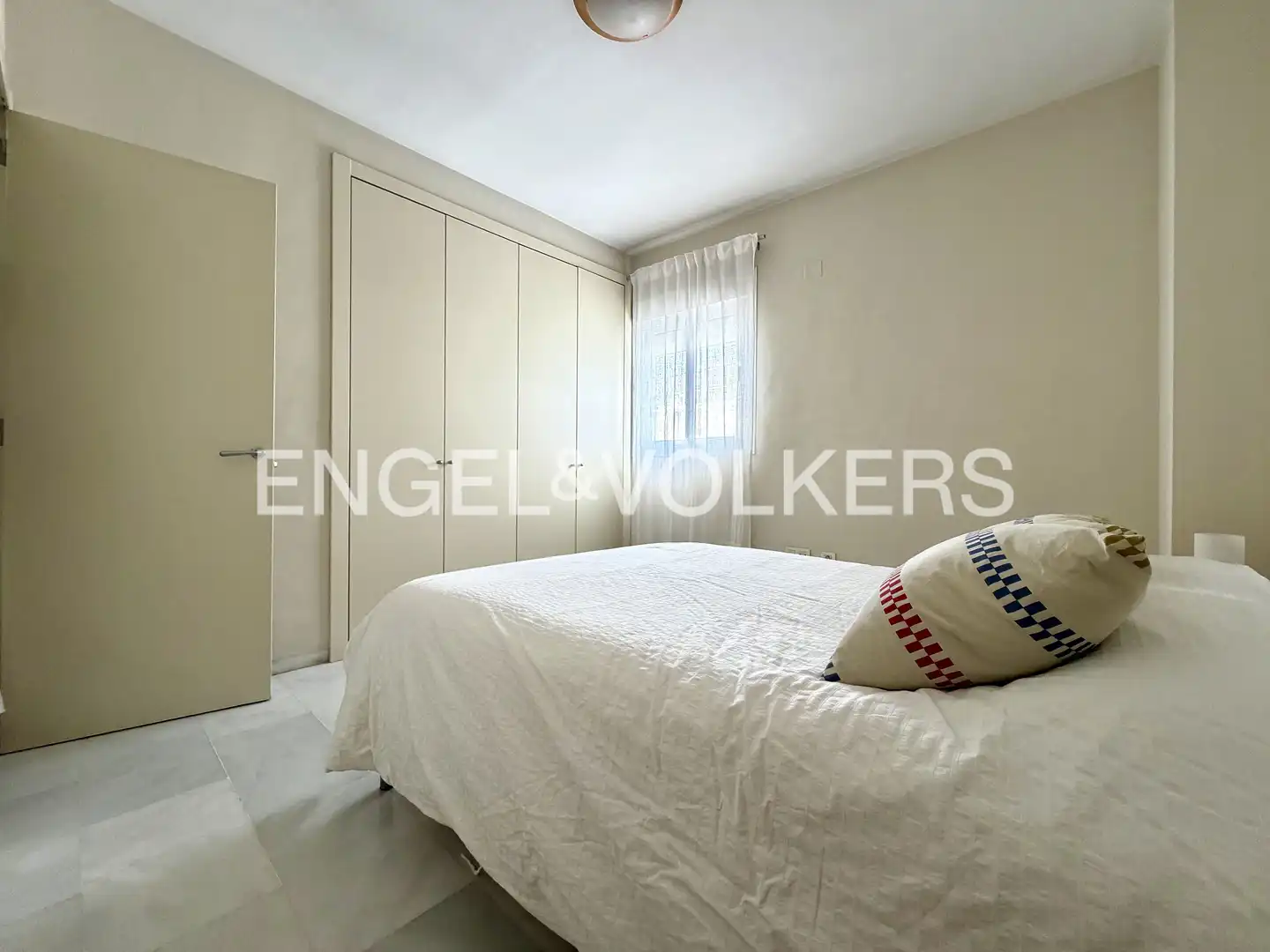 Bedroom of Flat for rent in Sevilla  with Air Conditioner, Heating and Storage room