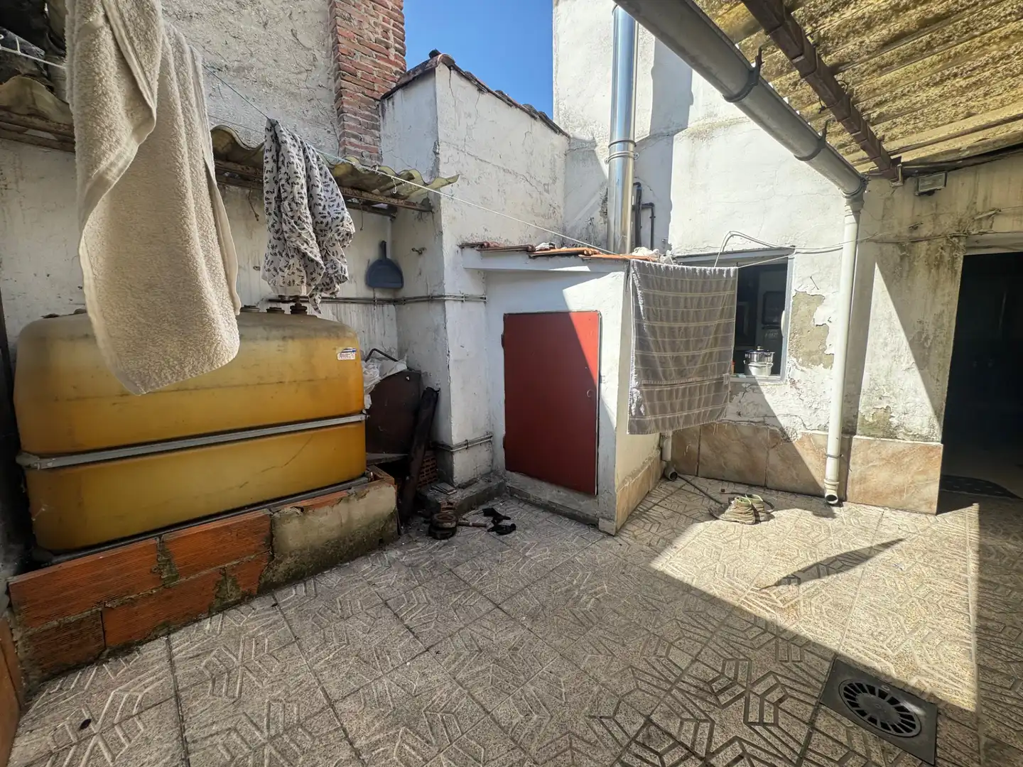 Außenansicht von Country house zum Verkauf in Navalmanzano mit Heizung und Abstellraum