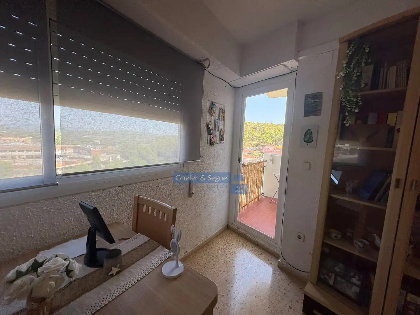Balcony of Flat for sale in Gilet