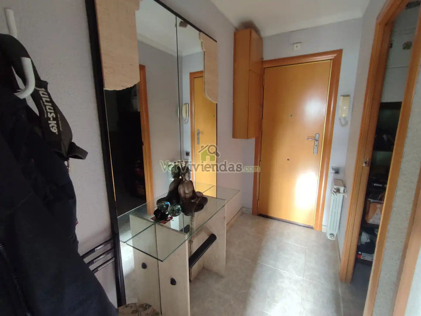 Flat for sale in Cornellà de Llobregat  with Air Conditioner, Heating and Oven