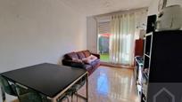 Sala d'estar de Planta baixa en venda en  Madrid Capital amb Aire condicionat, Terrassa i Moblat