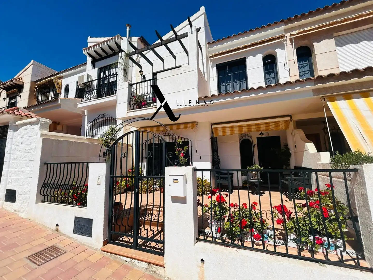 Vista exterior de Dúplex en venda en Lorca amb Aire condicionat, Jardí privat i Terrassa