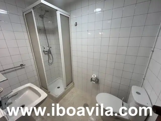 Bathroom of Flat for rent in Pontevedra Capital   with Heating, Furnished and Oven