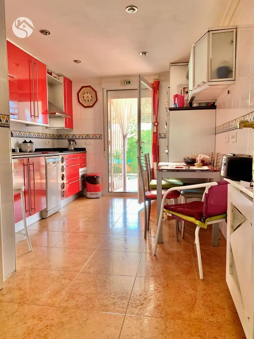 Cuina de Casa o xalet en venda en Arcas del Villar amb Calefacció, Terrassa i Traster