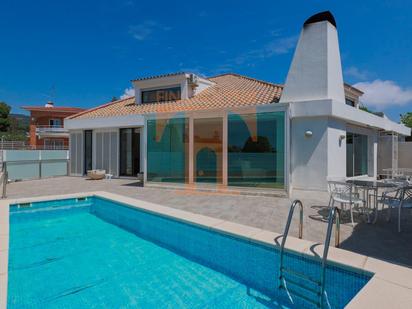 Vista exterior de Casa o xalet de lloguer en Vilassar de Dalt amb Aire condicionat, Calefacció i Jardí privat