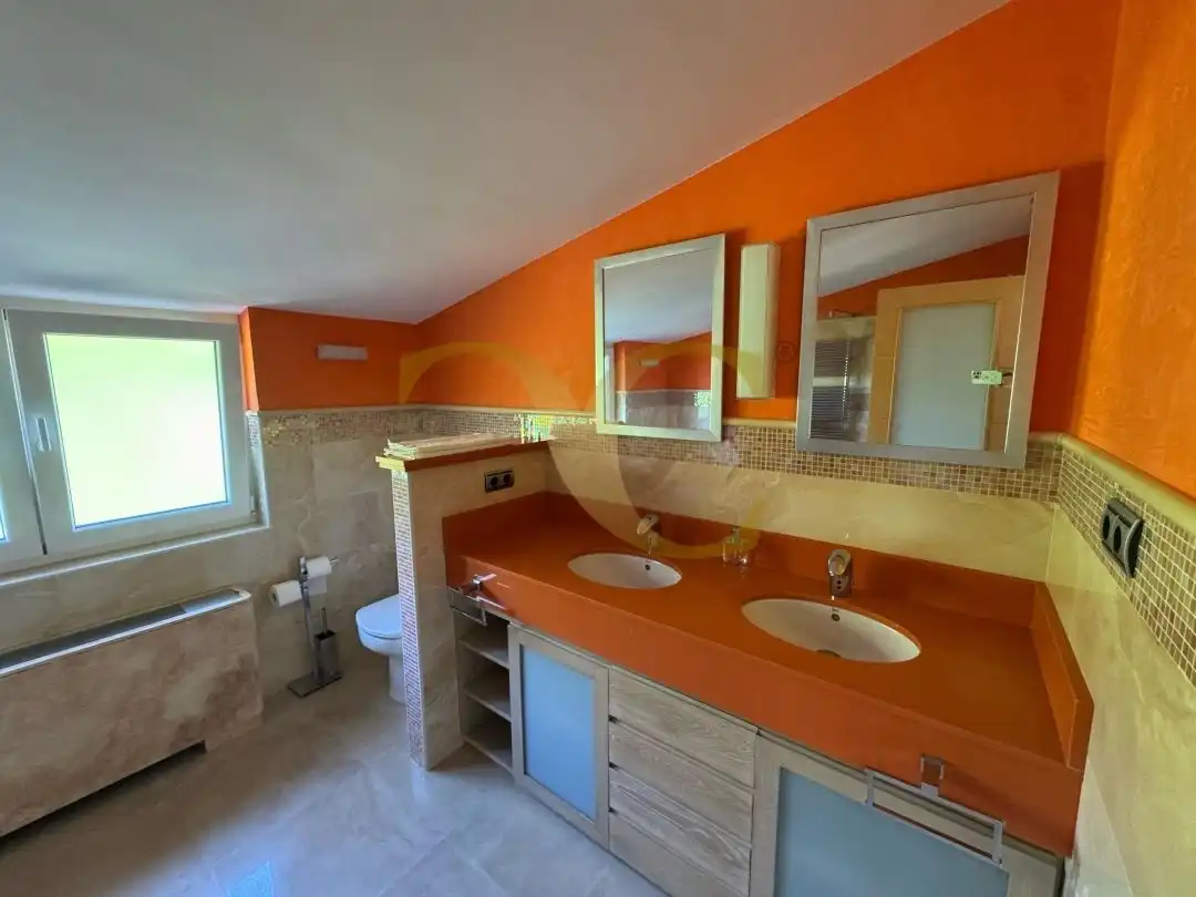 Bathroom of Houses for rent in Santa Cruz de Bezana  with Air Conditioner, Heating and Private garden