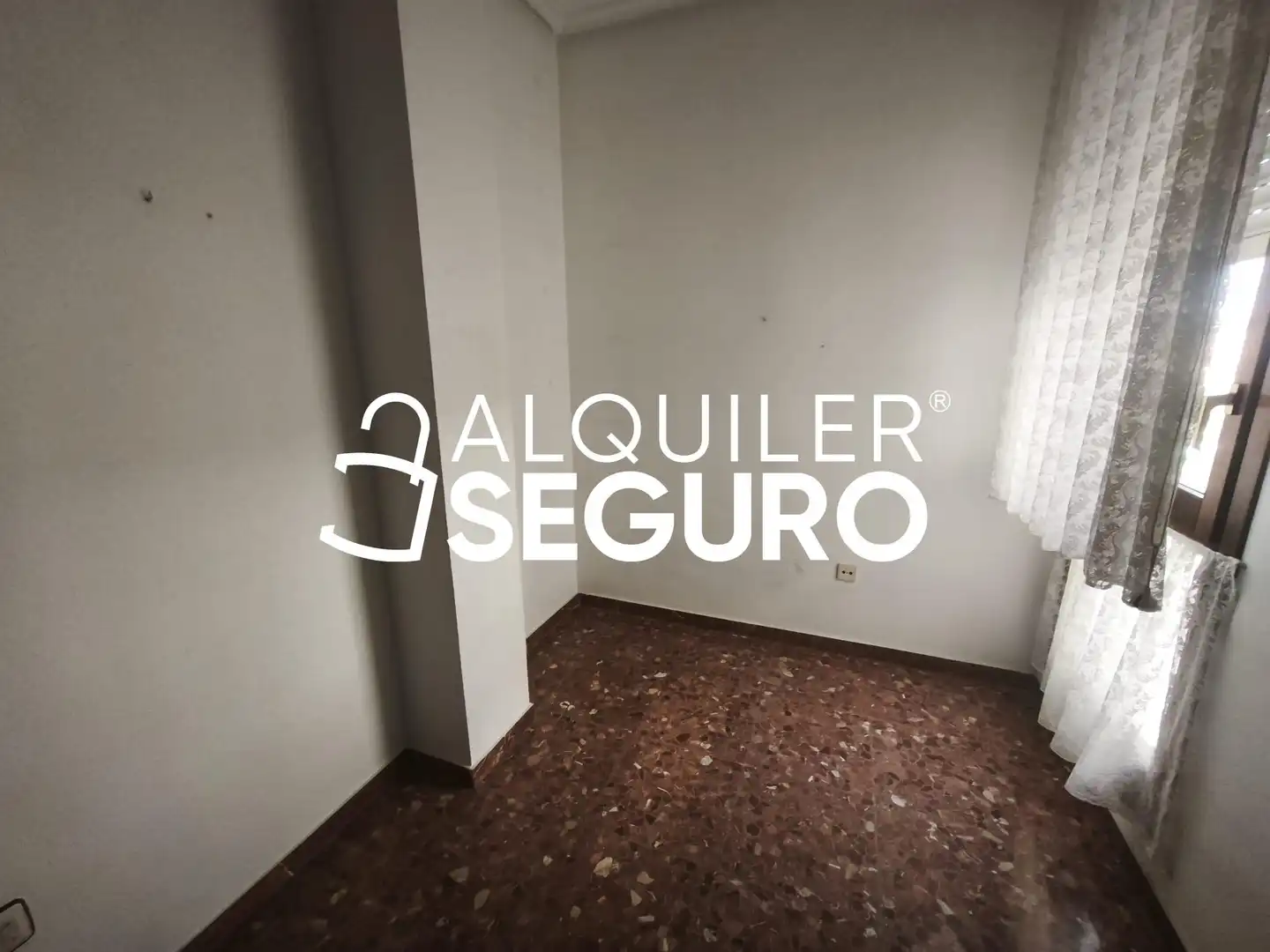 Schlafzimmer von Wohnung zur Miete in Zaragoza mit Heizung, Terrasse und Abstellraum