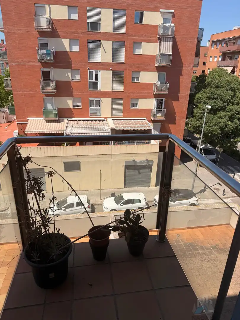Terrasse von Wohnung zum Verkauf in Salt mit Klimaanlage und Heizung