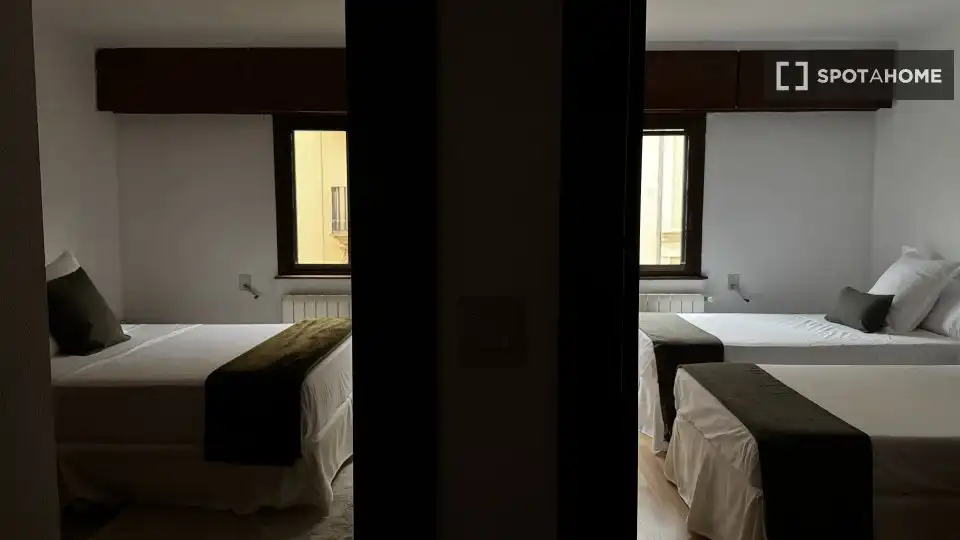 Bedroom of Flat for rent in Valencia  with Air Conditioner, Heating and Furnished