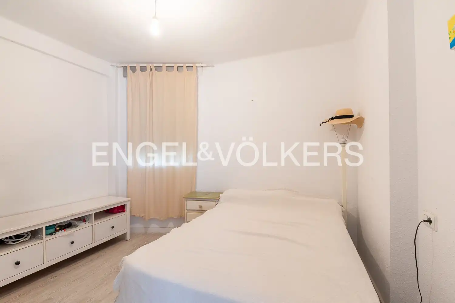Schlafzimmer von Wohnung zum Verkauf in Valencia mit Heizung und Balkon