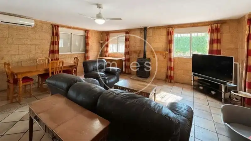 Houses for sale in Turís  with Air Conditioner, Heating and Private garden