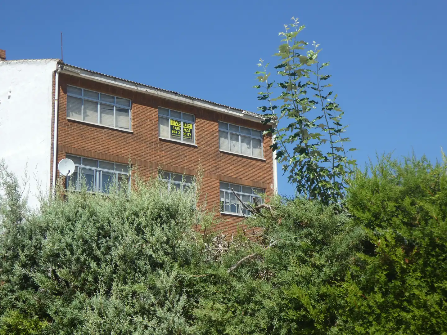 Außenansicht von Wohnung zum Verkauf in Santa María del Campo mit Heizung