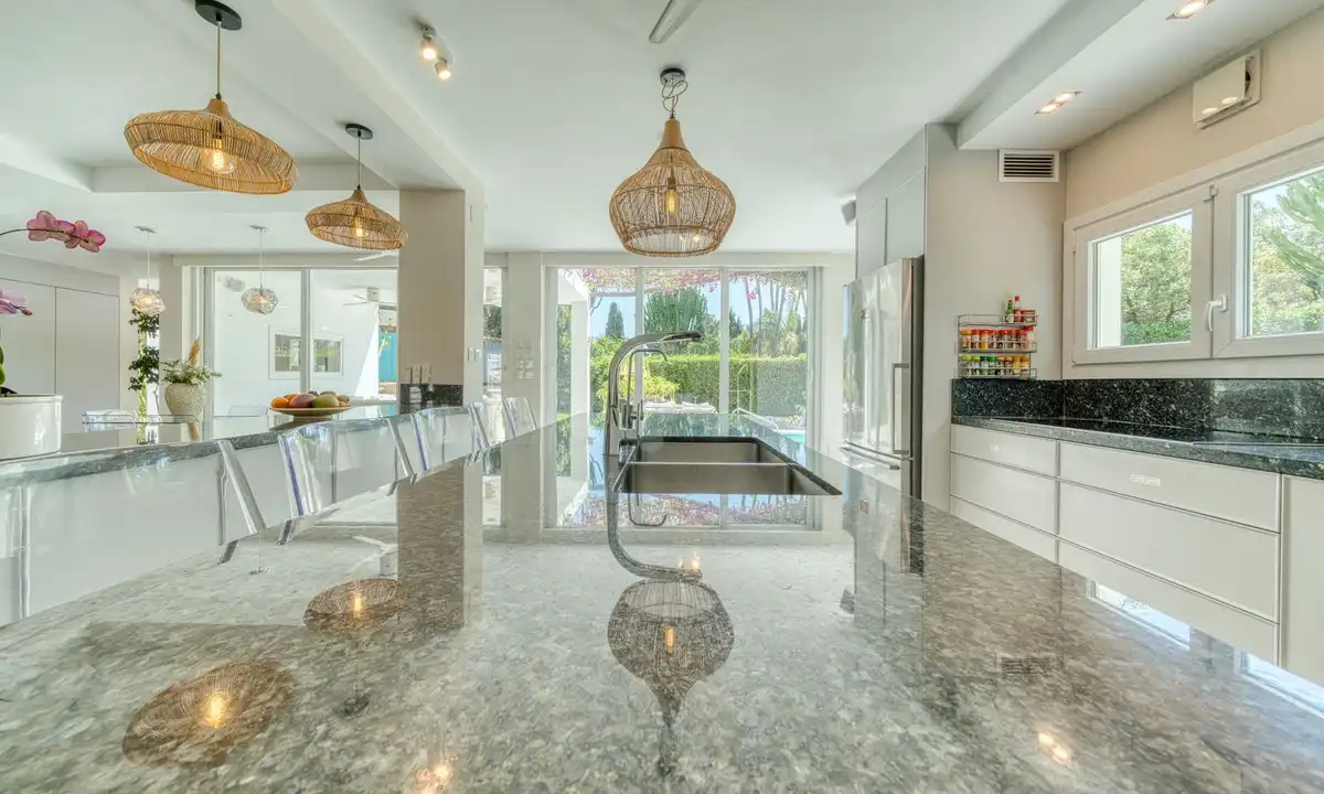 Kitchen of Houses for sale in Marbella  with Air Conditioner, Private garden and Terrace