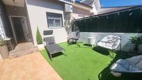 Terrassa de Casa adosada en venda en Yuncos amb Aire condicionat i Piscina