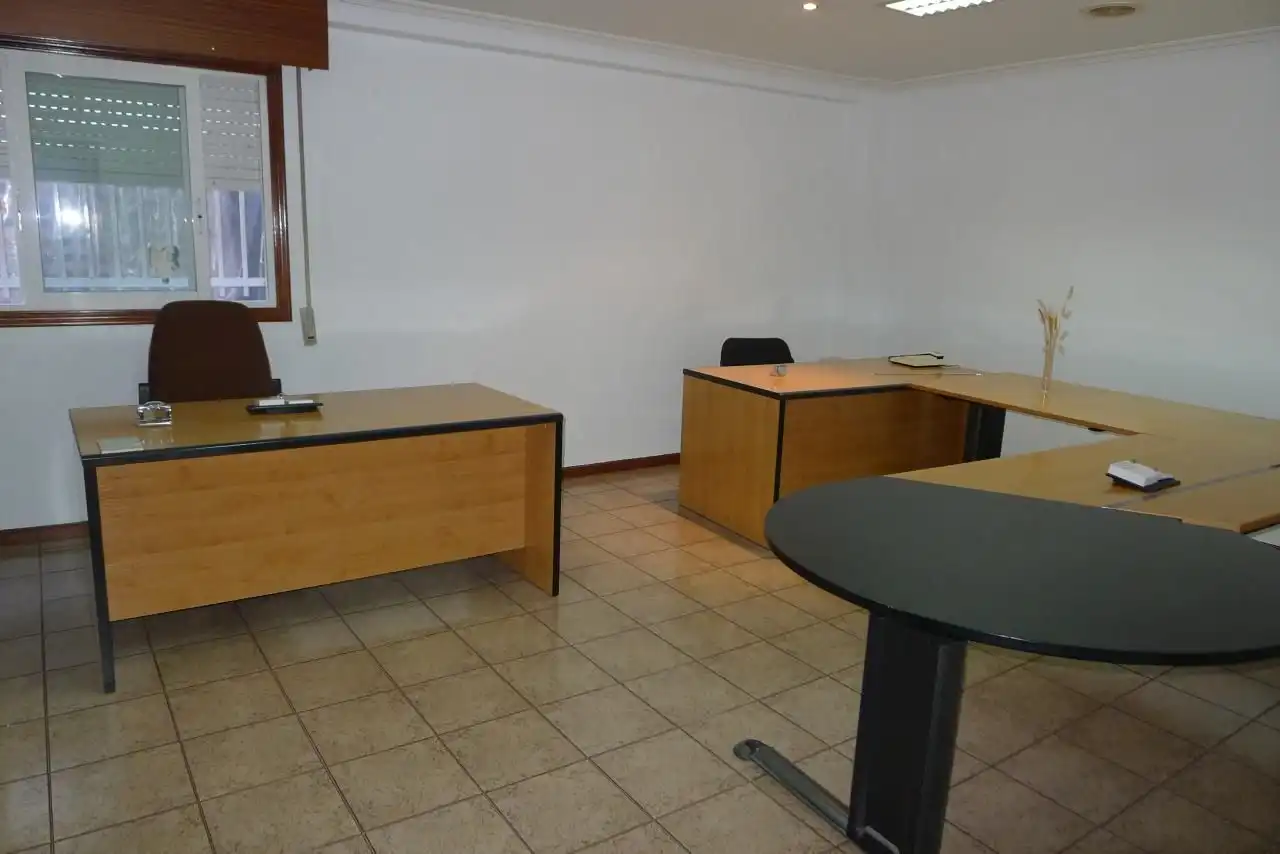Oficina de alquiler en Rua Do Bierzo, 32, Universidad