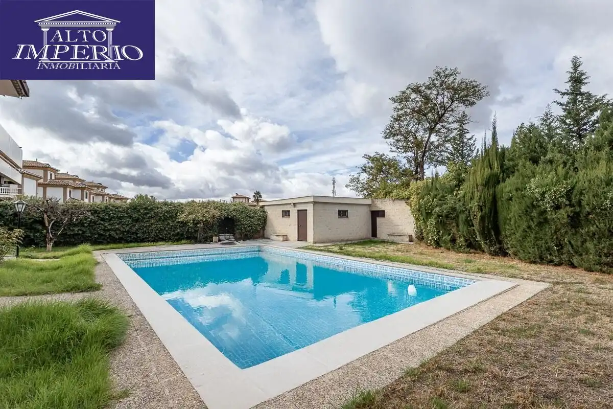 Casa con terrazza in vendita a Avenida HUETOR VEGA, imagen 4