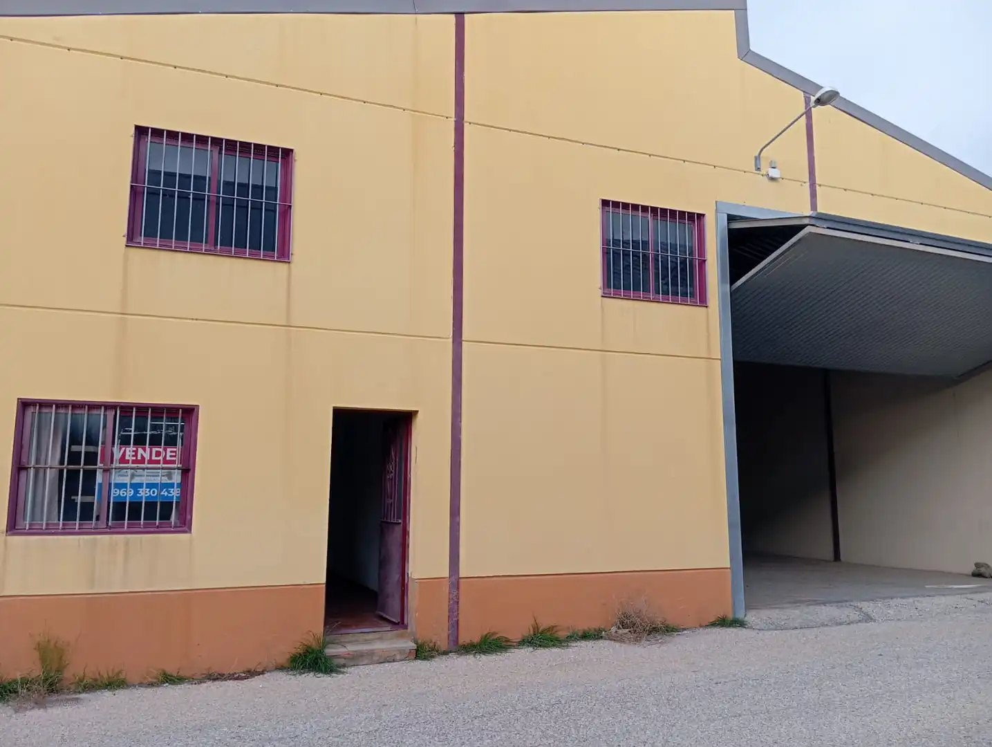 Vista exterior de Nau industrial en venda en Chinchilla de Monte-Aragón