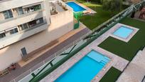 Swimming pool of Flat for sale in Reus  with Air Conditioner, Heating and Parquet flooring