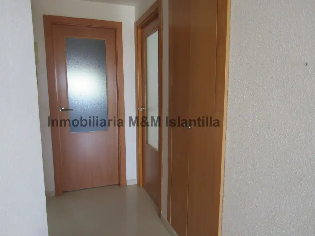 Piso en venta en Isla Cristina con Terraza, Horno y Lavadora