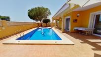 Piscina de Casa o xalet en venda en La Manga del Mar Menor amb Aire condicionat, Jardí privat i Terrassa