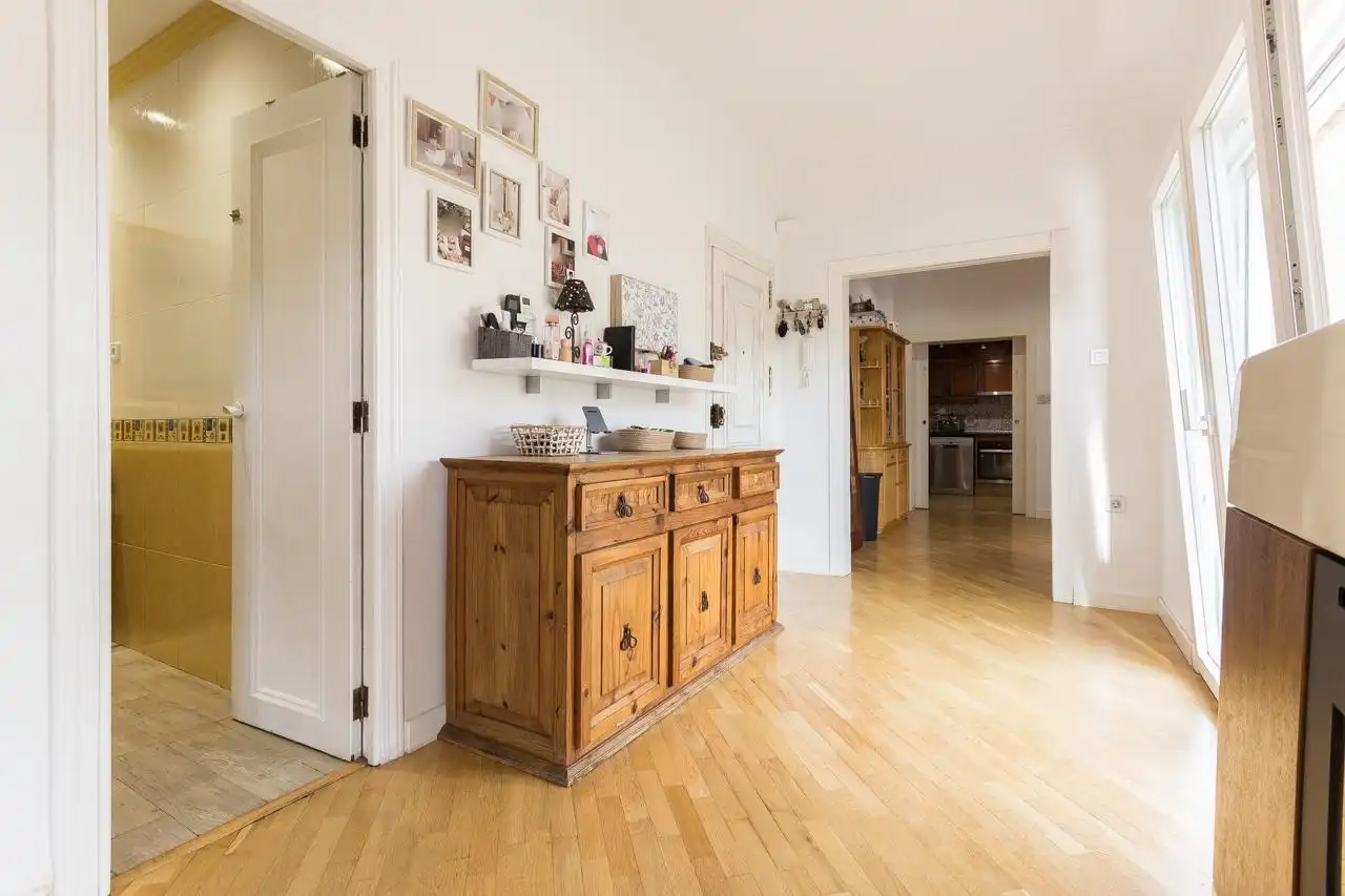 Dachboden zum Verkauf in Elda mit Klimaanlage, Parkett und Terrasse