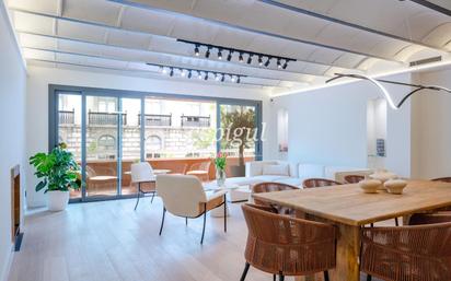 Sala d'estar de Pis en venda en  Barcelona Capital amb Aire condicionat, Calefacció i Parquet