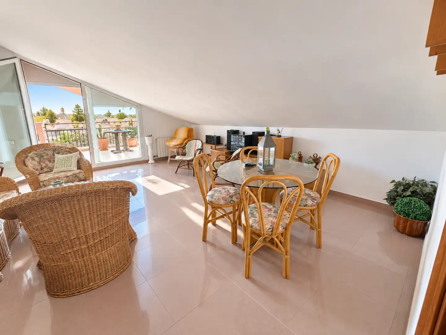 Sala de estar de Piso de alquiler en El Masnou con Aire acondicionado, Calefacción y Amueblado
