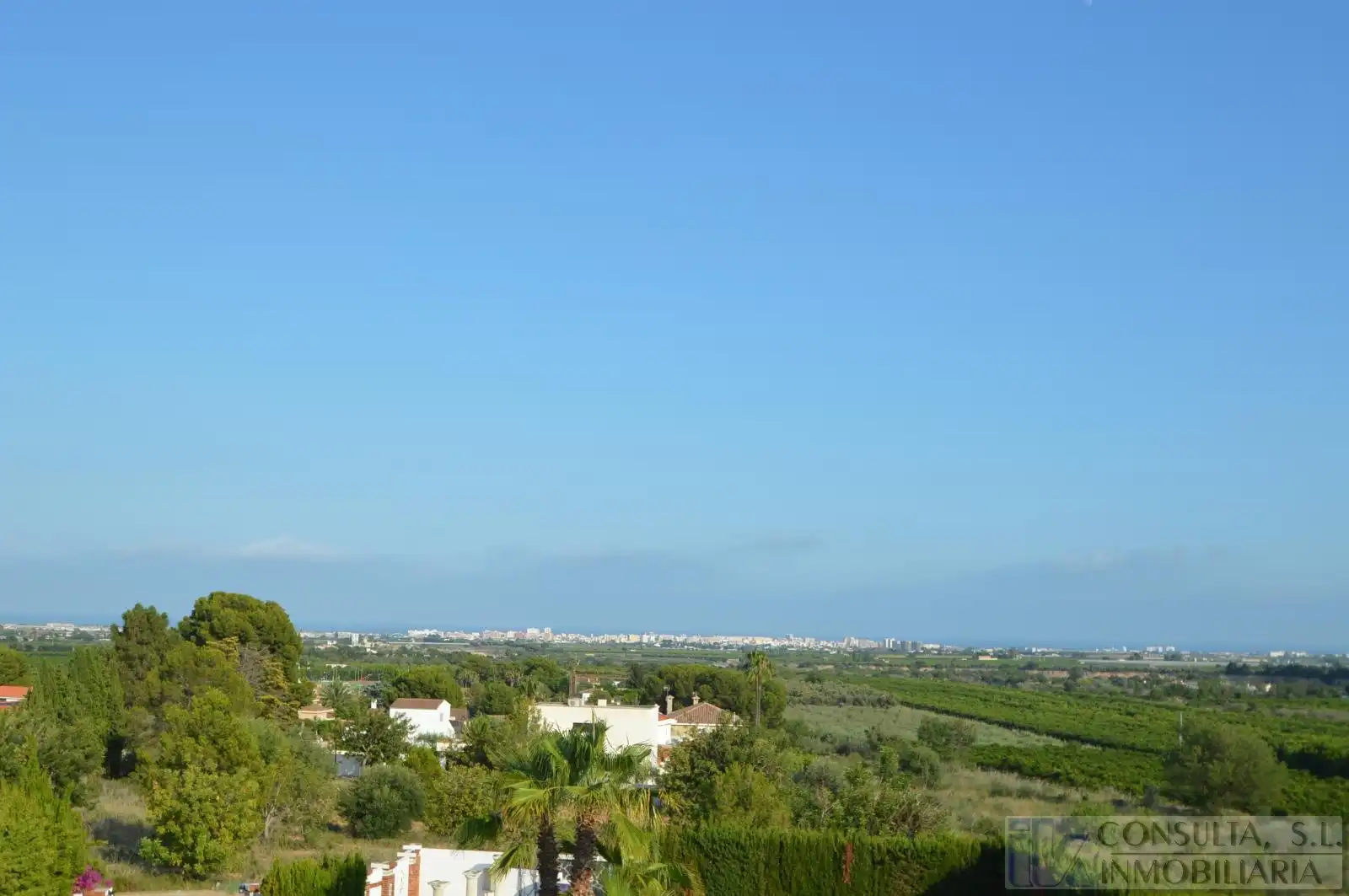 Vista exterior de Casa o xalet en venda en Vinaròs amb Jardí privat, Terrassa i Piscina