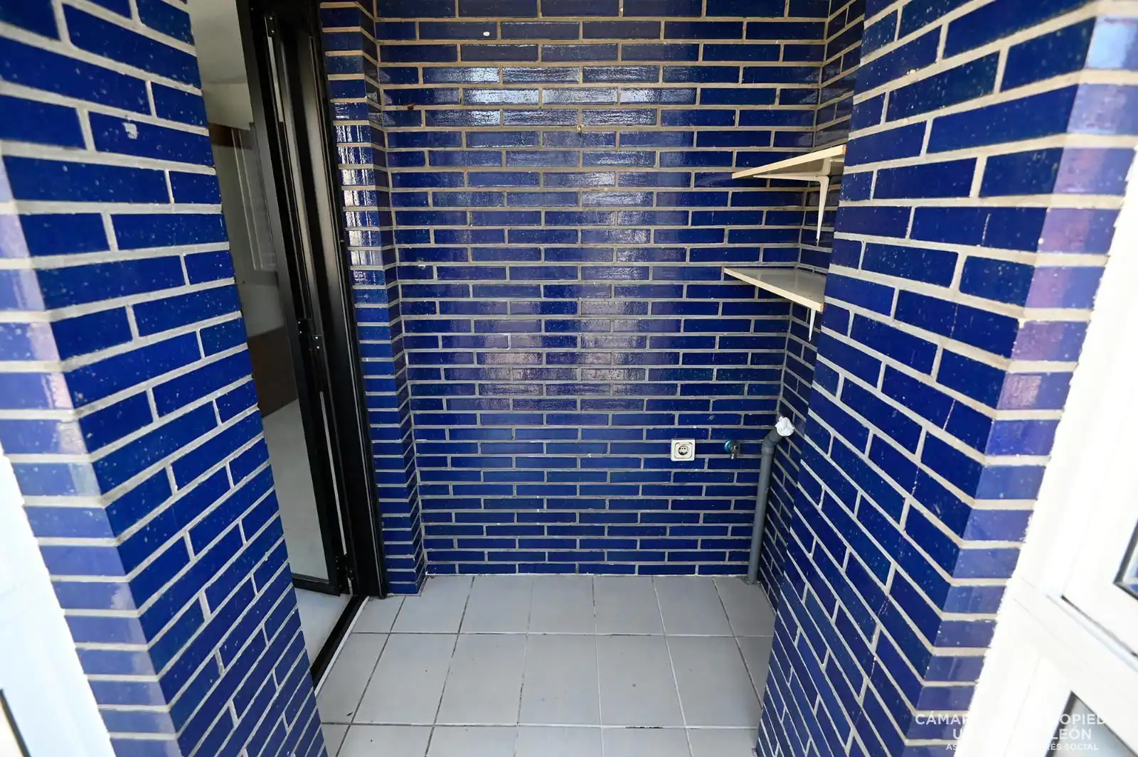 Baño de Piso en venta en León Capital  con Calefacción, Terraza y Trastero